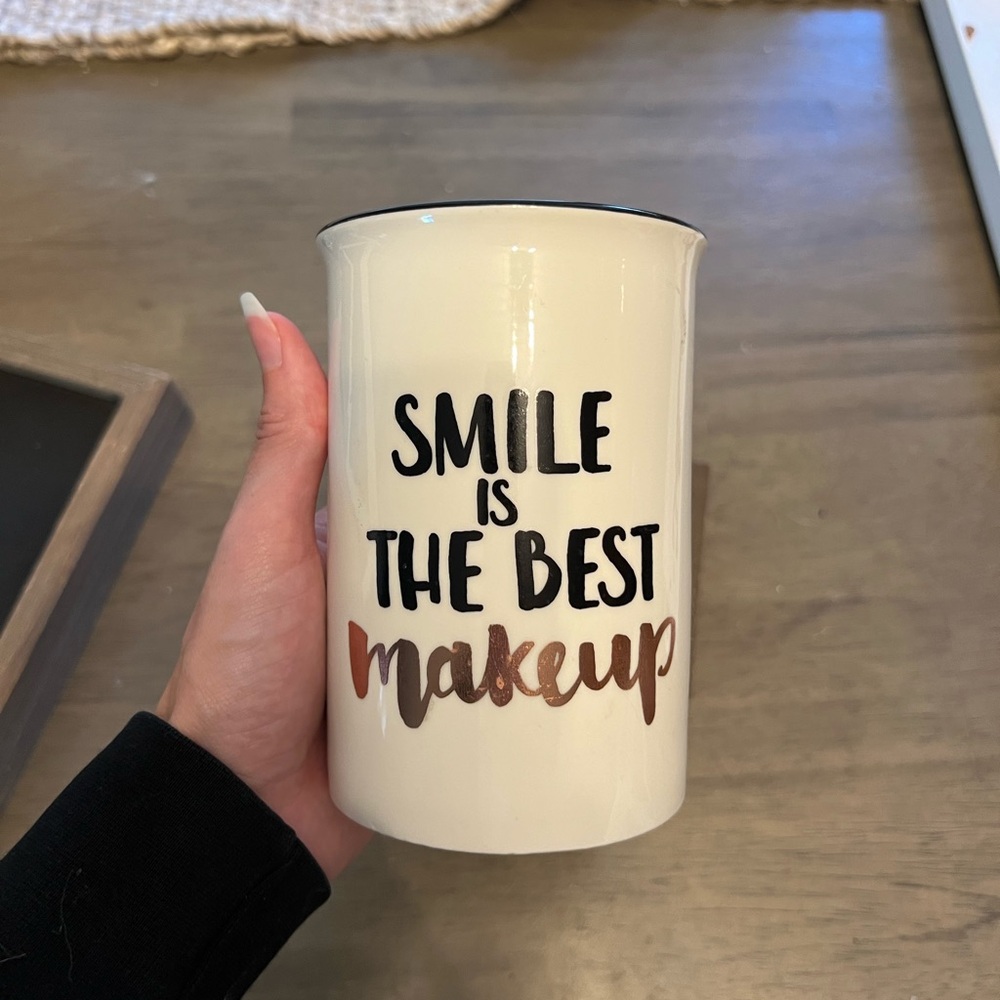 Makeup Brush Holder